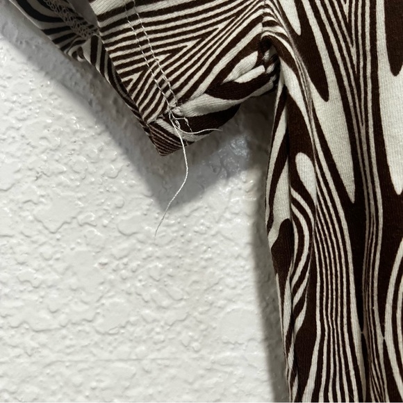 Dopamine Core Brown Stripe Dress - Picture 4 of 8